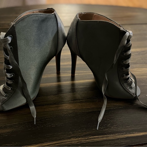 Calling all small feet! Cute Lace Up Peep Toe Heel. Gently Used. - Picture 2 of 4